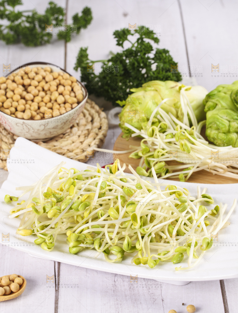 盘子里的豆芽