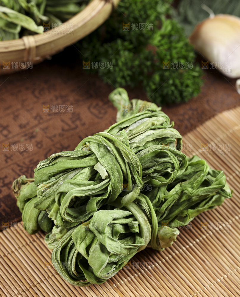 竹底上放着涡阳苔菜