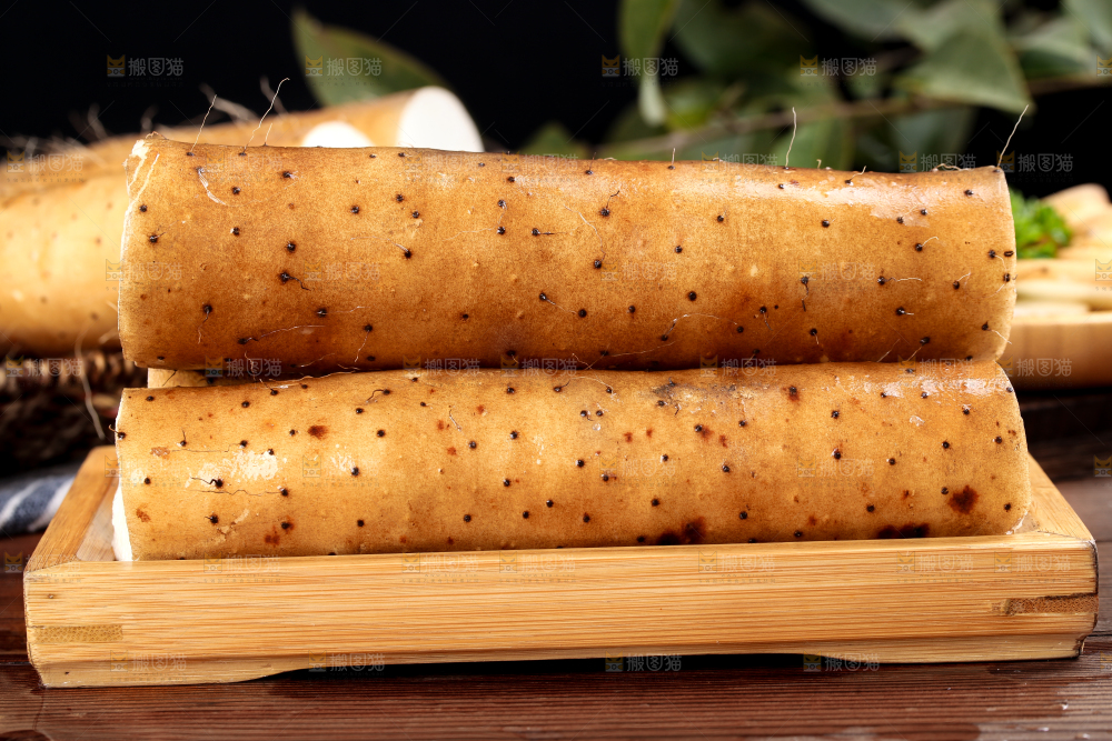 盘子里装着新鲜山药