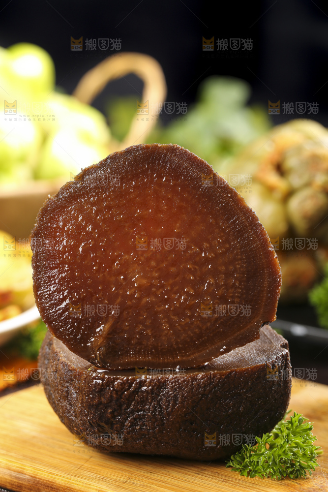 木板上的大头菜