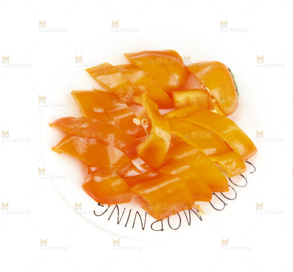白底上的彩色辣椒