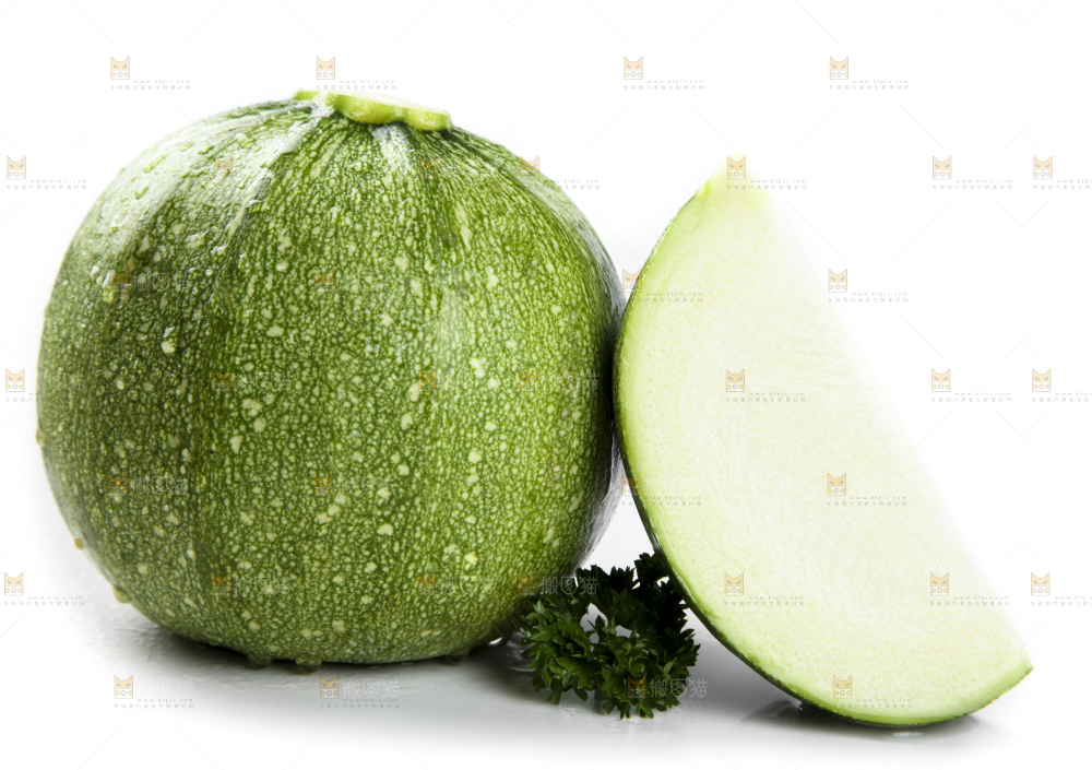 白底上的新鲜南瓜