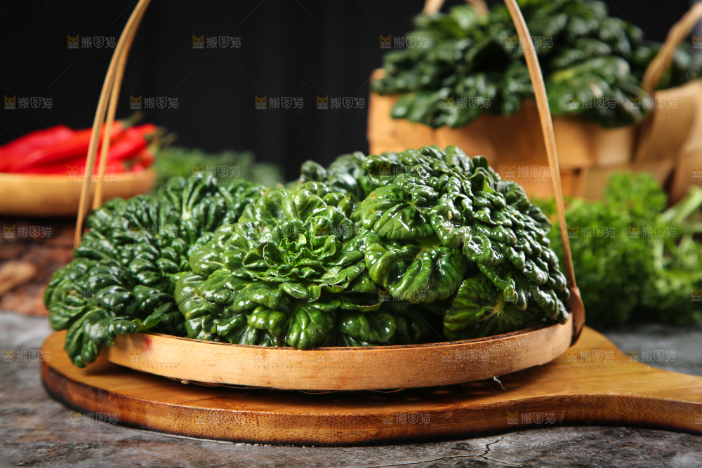 篮子里装着乌塌菜