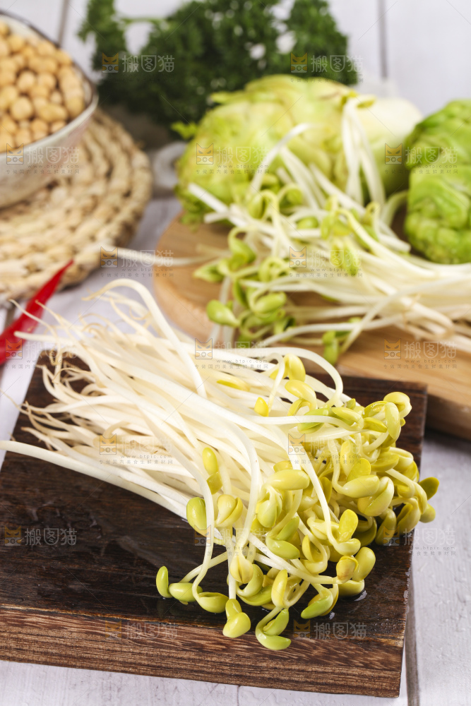 盘子里的豆芽