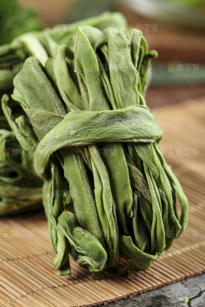 竹底上放着涡阳苔菜