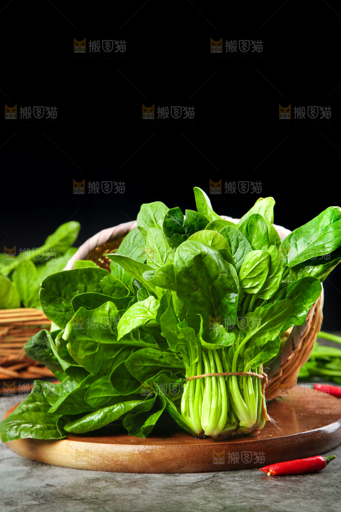 篮子里的红根菠菜