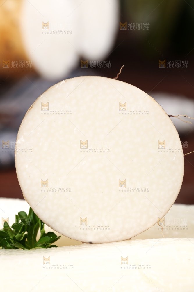 黑石板上的高山山药