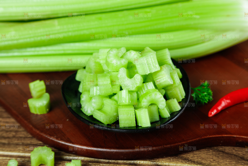 木板上的山东西芹