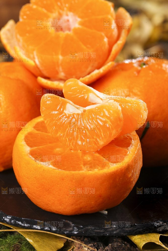 黑石板上的云南椪柑