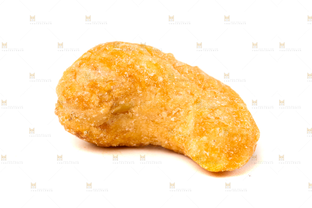 白底上的炭烧腰果