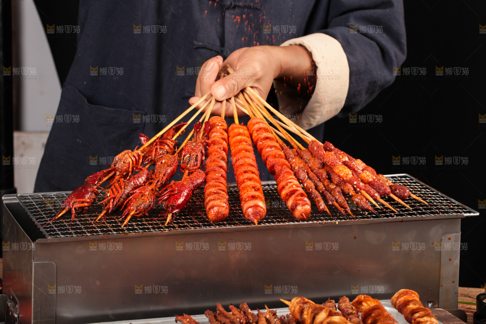 手拿烤串