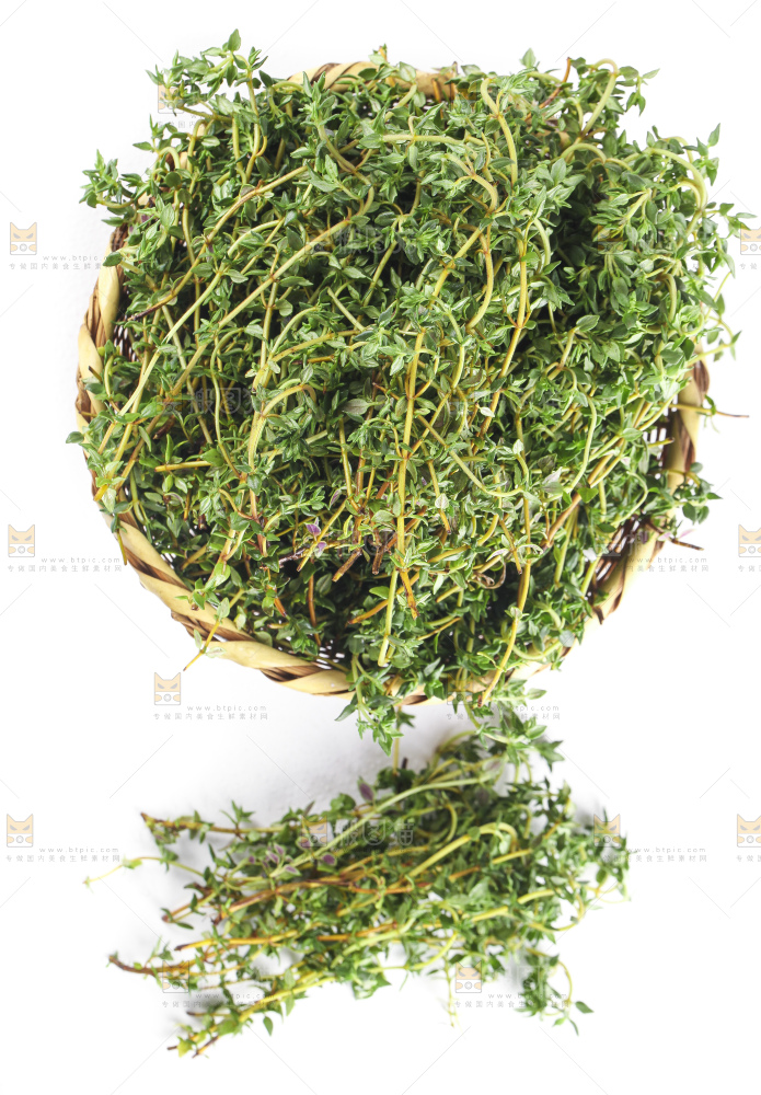 白底上放着一筐百里香