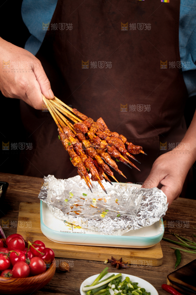 手拿烤串