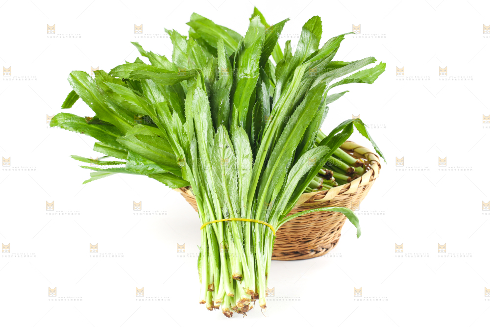 白底上放着一筐云南大香菜