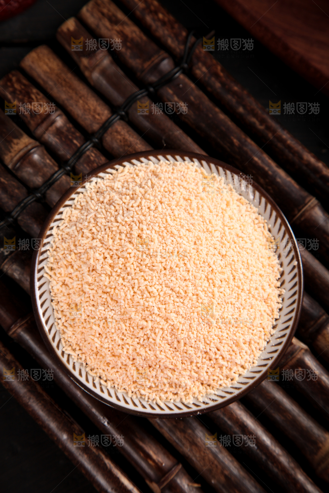 深底上放着一碗葛根粉