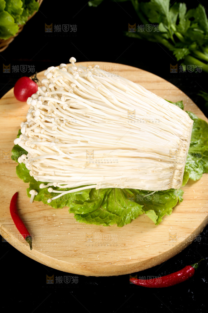 木板上的金针菇