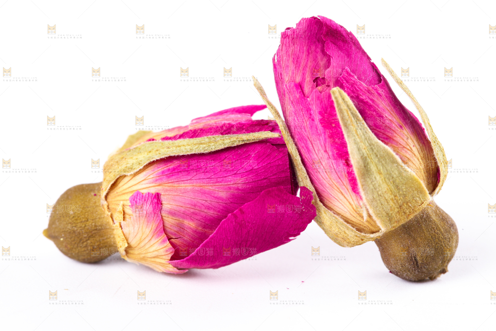 白底上放着云南金边干玫瑰花