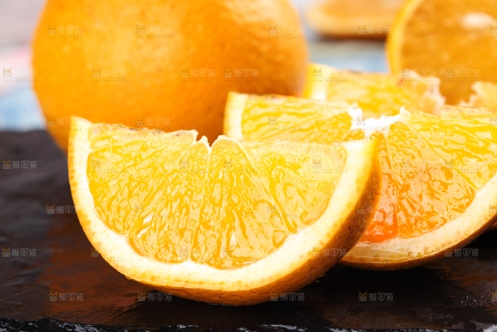 黑石板上的常山胡柚