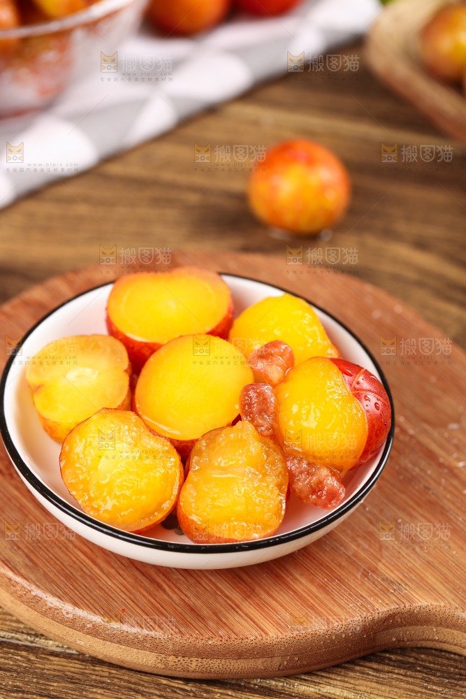 木板上的珍珠李