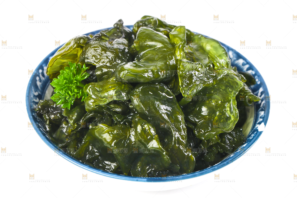 盘子里装着雷公菌