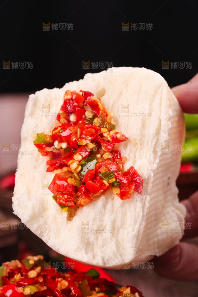 馒头里上的剁椒