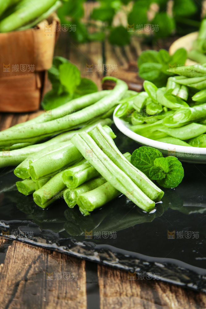 黑石板上的四季豆