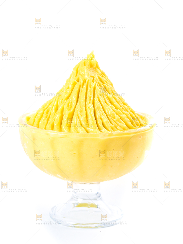 白底上放着一杯金枕榴莲肉泥