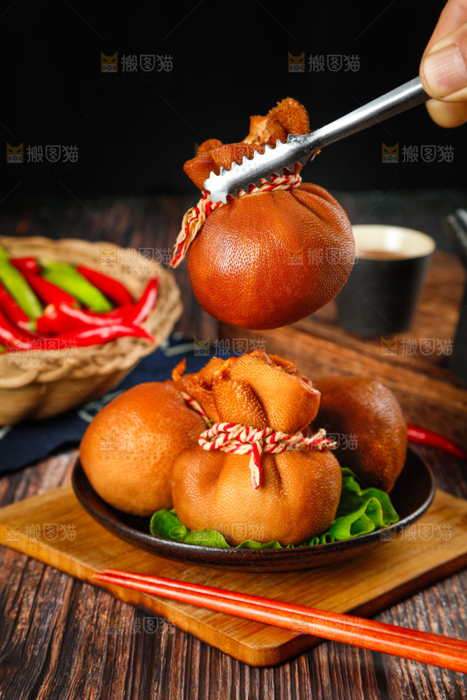 夹子夹着肚包肉