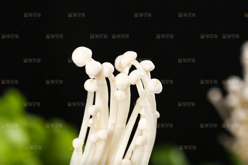 深底上的金针菇