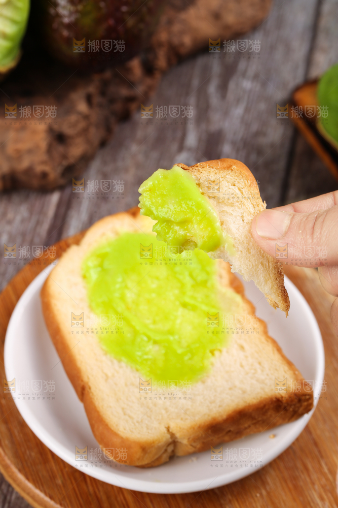 面包上的牛油果果酱