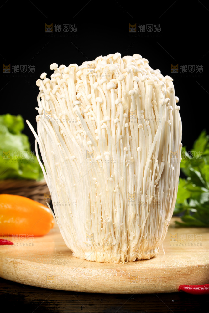 木板上的金针菇