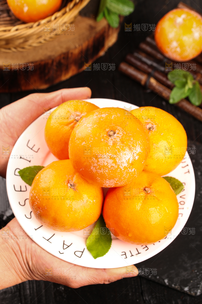 手端一盘茂谷柑