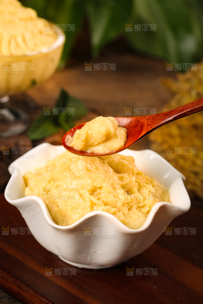 勺子里的榴莲酱