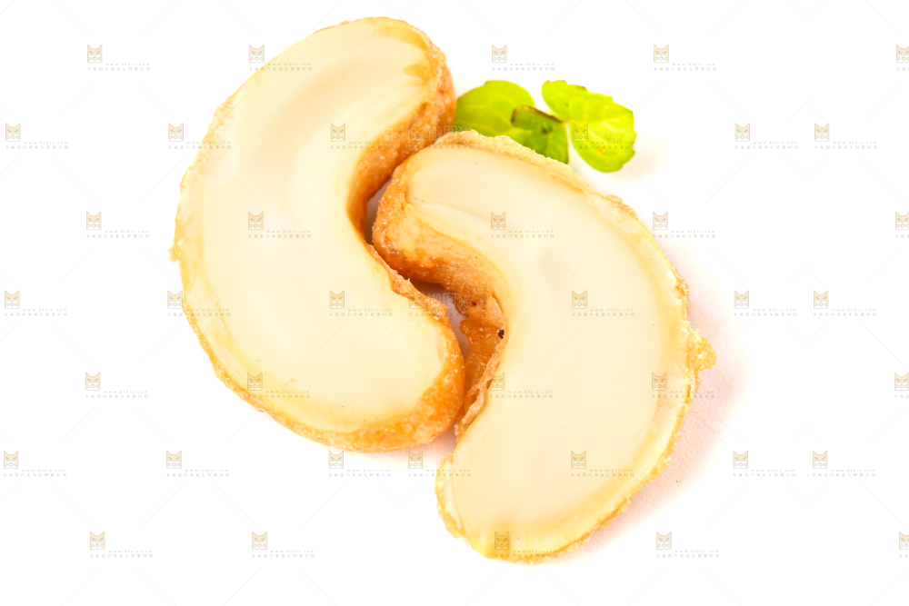 白底上的炭烧腰果