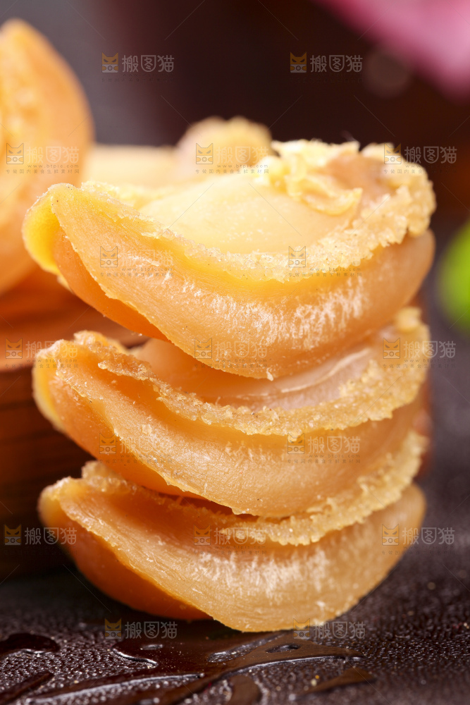 深底上的干鲍鱼
