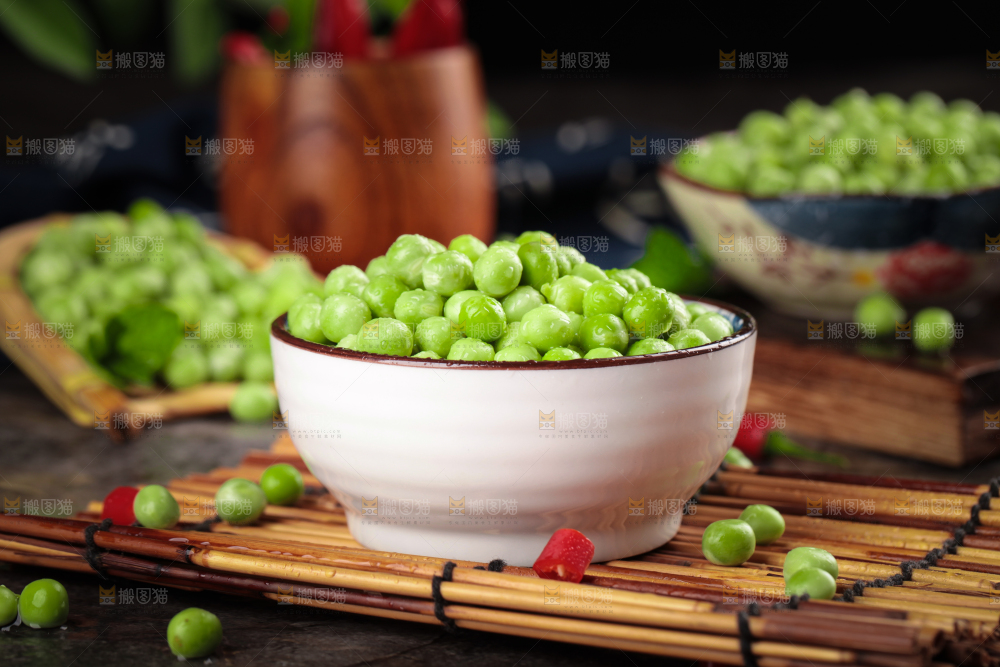 竹底上的农家豌豆