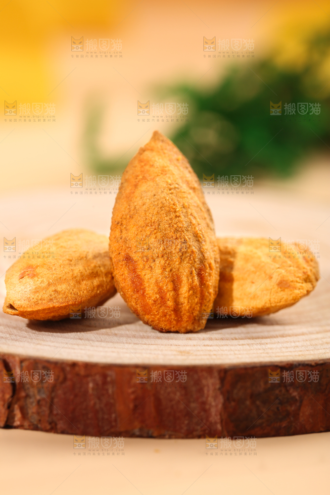 木底上的新疆巴旦木