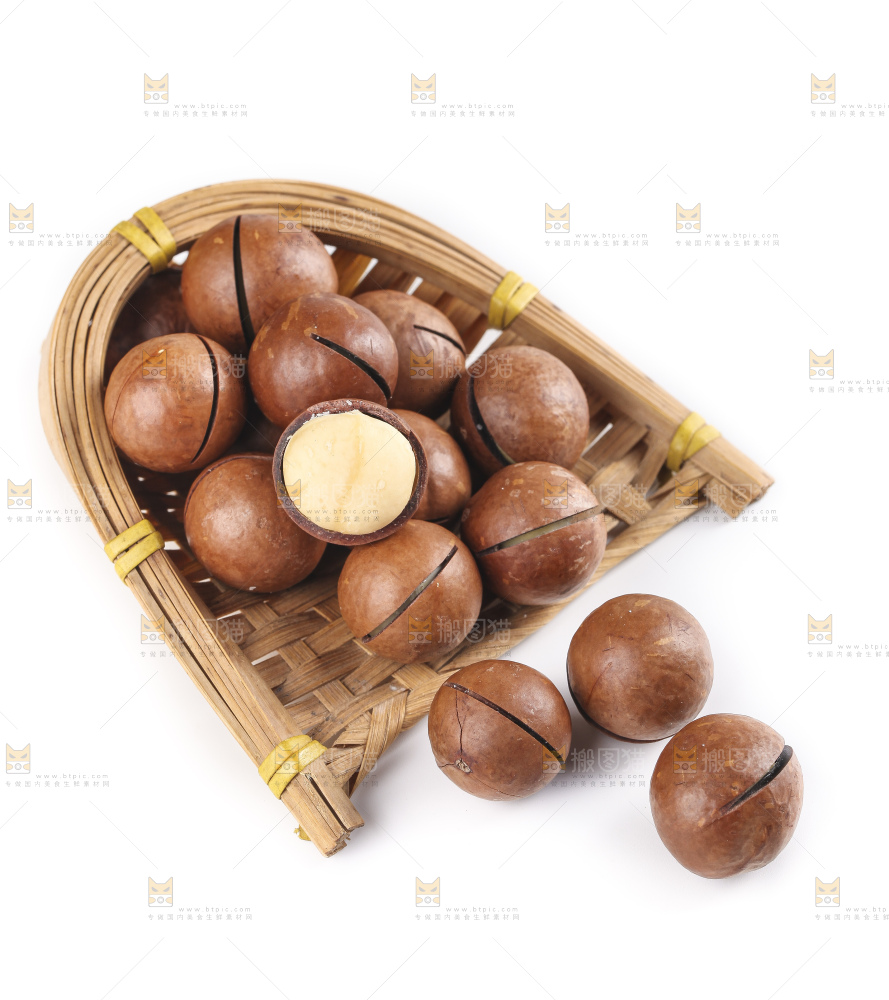 白底上放着奶油味夏威夷果