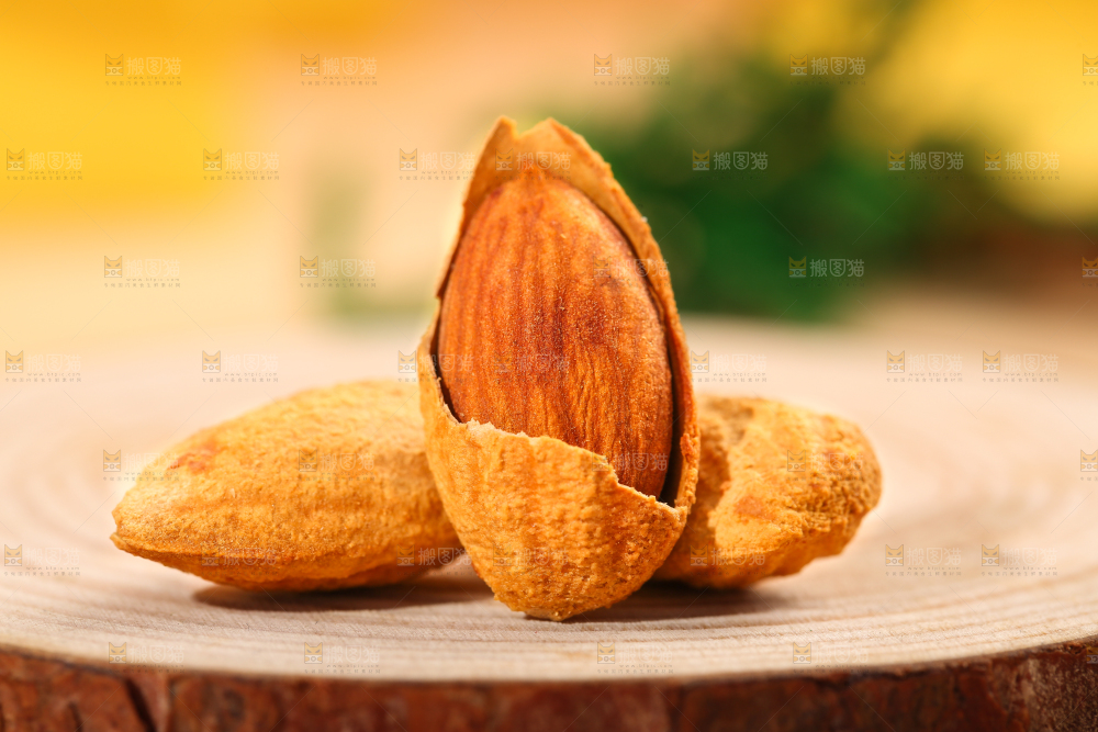 木底上的新疆巴旦木