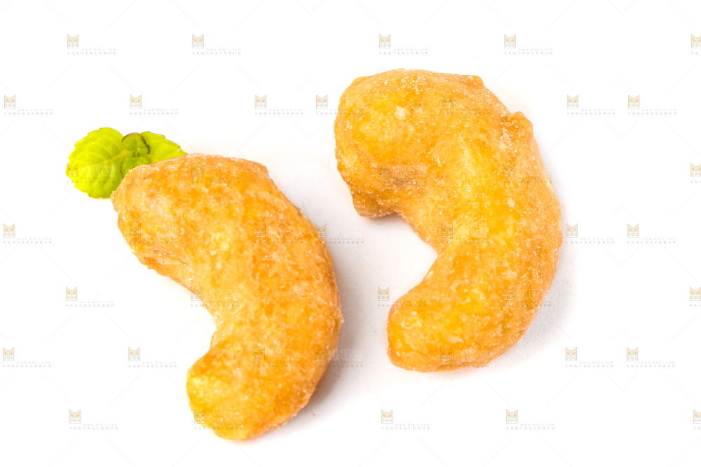白底上的炭烧腰果