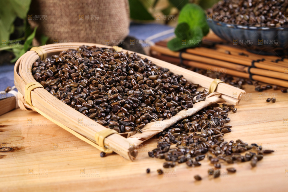 木底上的决明子茶