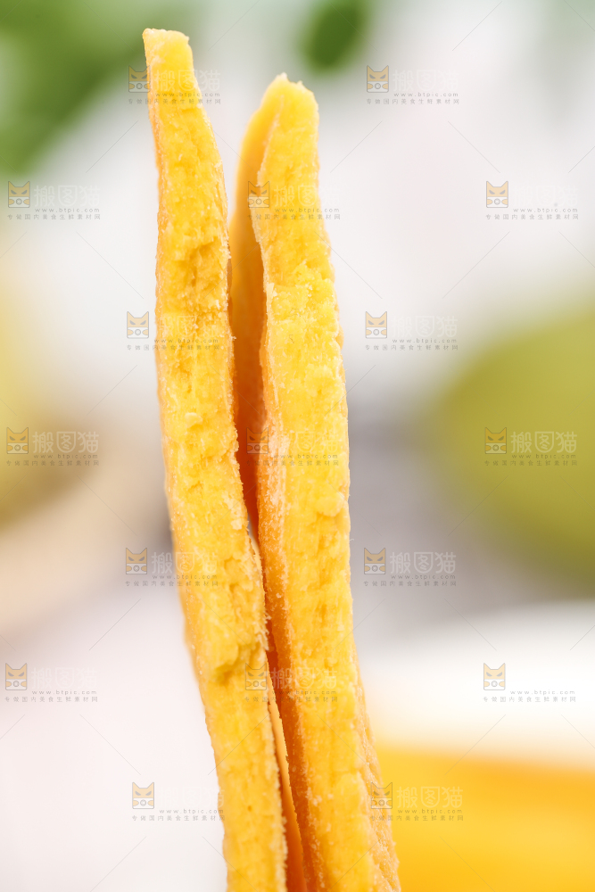浅底上的芒果干
