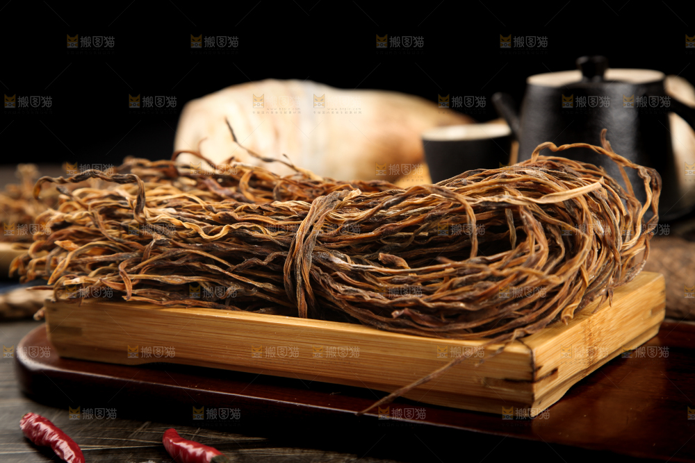 木板上的农家干豇豆