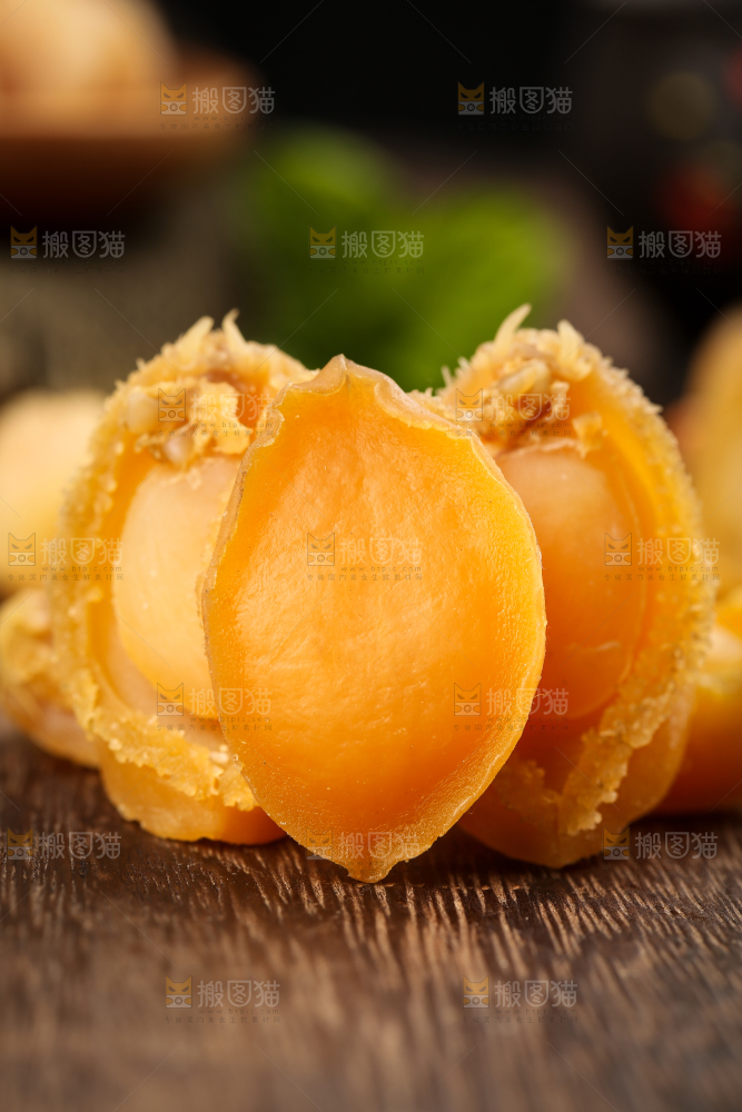 木底上的北海鲍鱼干