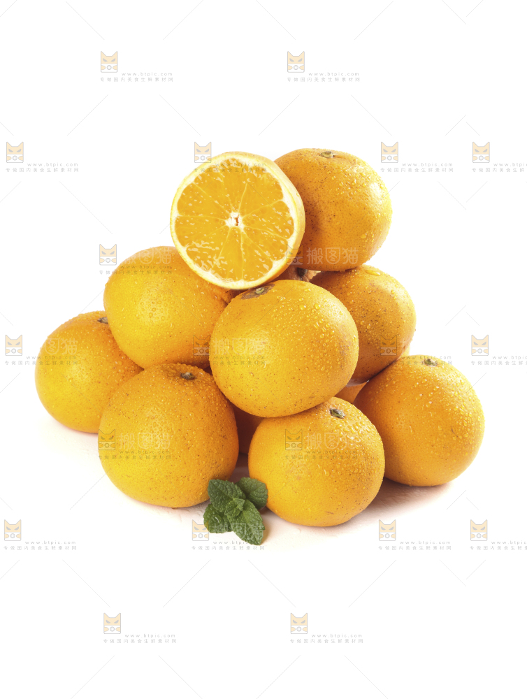 白底上摆放着柚子
