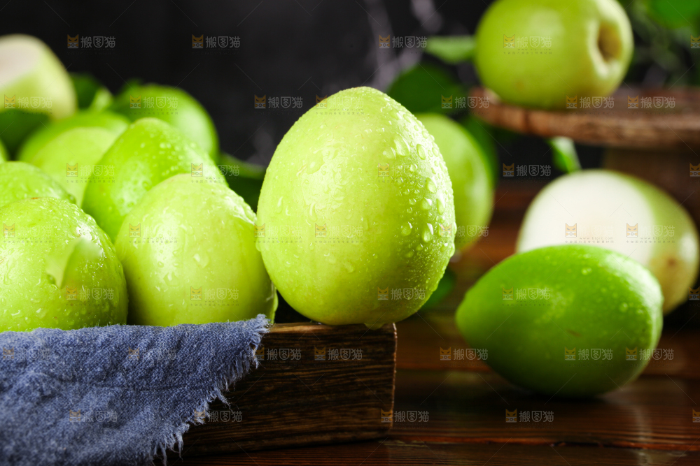 盘子里的牛奶脆蜜青枣