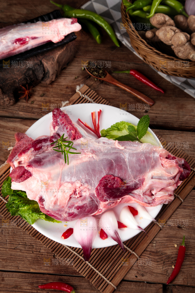 竹底上的贵州土黄牛肉
