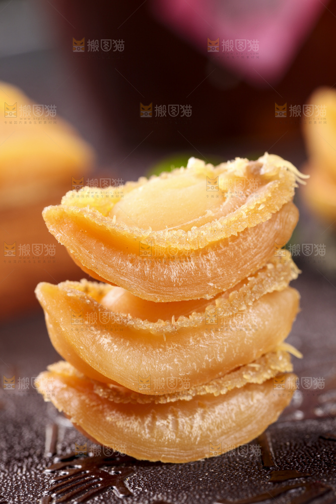 深底上放着大连鲍鱼干
