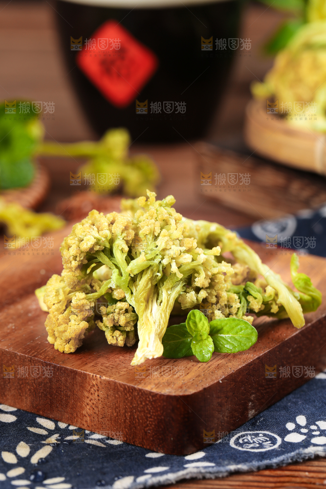 木底上的四川花菜干