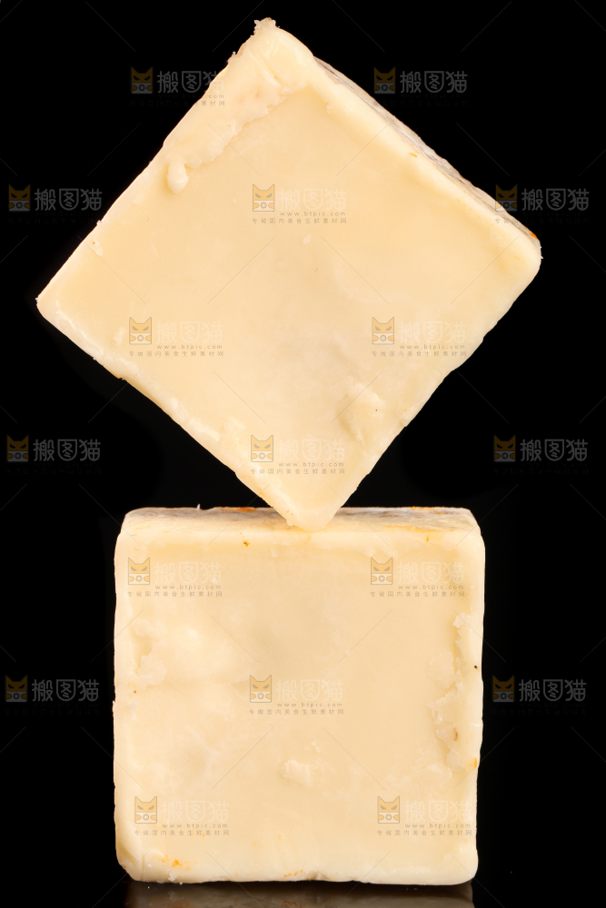 黑底上的清汤火锅料